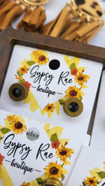 Kép betöltése a galériamegjelenítőbe: Bullet Stud Earrings - Gypsy Rae Boutique, LLC
