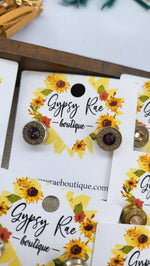 Kép betöltése a galériamegjelenítőbe: Bullet Stud Earrings - Gypsy Rae Boutique, LLC
