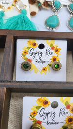 Cargar imagen en el visor de la galería, Bullet Stud Earrings - Gypsy Rae Boutique, LLC
