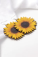 Cargar imagen en el visor de la galería, Sunflower Wood Earrings - Gypsy Rae Boutique, LLC
