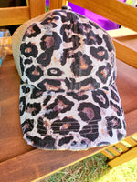 Cargar imagen en el visor de la galería, Pony Tail Hats - Gypsy Rae Boutique
