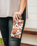 Carregar imagem no visualizador da galeria, Cowhide Wristlet - Gypsy Rae Boutique, LLC
