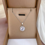 Cargar imagen en el visor de la galería, Diamond Sunflower Necklace - Gypsy Rae Boutique, LLC
