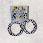 Kép betöltése a galériamegjelenítőbe: Cowprint Resin Earrings - Gypsy Rae Boutique, LLC
