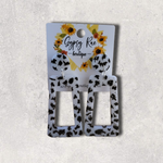 Cargar imagen en el visor de la galería, Cowprint Resin Earrings - Gypsy Rae Boutique, LLC
