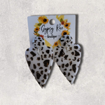 Cargar imagen en el visor de la galería, Cowprint Resin Earrings - Gypsy Rae Boutique, LLC
