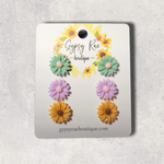 Carregar imagem no visualizador da galeria, Flower Stud Resin Earrings - Gypsy Rae Boutique, LLC
