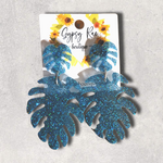 Cargar imagen en el visor de la galería, Leaf Resin Earrings - Gypsy Rae Boutique, LLC

