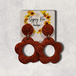 Carregar imagem no visualizador da galeria, Flower Resin Statement Earrings - Gypsy Rae Boutique, LLC
