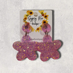Carregar imagem no visualizador da galeria, Flower Resin Statement Earrings - Gypsy Rae Boutique, LLC
