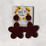 Carregar imagem no visualizador da galeria, Flower Resin Statement Earrings - Gypsy Rae Boutique, LLC
