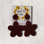 Kép betöltése a galériamegjelenítőbe: Flower Resin Statement Earrings - Gypsy Rae Boutique, LLC
