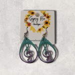 Kép betöltése a galériamegjelenítőbe: Treble Clef Resin Earrings - Gypsy Rae Boutique, LLC
