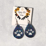 Kép betöltése a galériamegjelenítőbe: Paw Print Resin Earrings - Gypsy Rae Boutique, LLC
