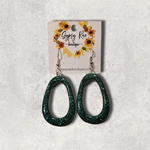 Kép betöltése a galériamegjelenítőbe: Regular Dangle Earrings - Gypsy Rae Boutique, LLC
