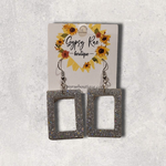 Kép betöltése a galériamegjelenítőbe: Regular Dangle Earrings - Gypsy Rae Boutique, LLC
