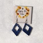 Kép betöltése a galériamegjelenítőbe: Regular Dangle Earrings - Gypsy Rae Boutique, LLC
