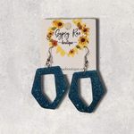 Kép betöltése a galériamegjelenítőbe: Regular Dangle Earrings - Gypsy Rae Boutique, LLC
