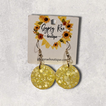 Cargar imagen en el visor de la galería, Small Resin Dangle Earrings - Gypsy Rae Boutique, LLC
