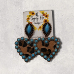 Cargar imagen en el visor de la galería, Cow Heart Earrings - Gypsy Rae Boutique, LLC
